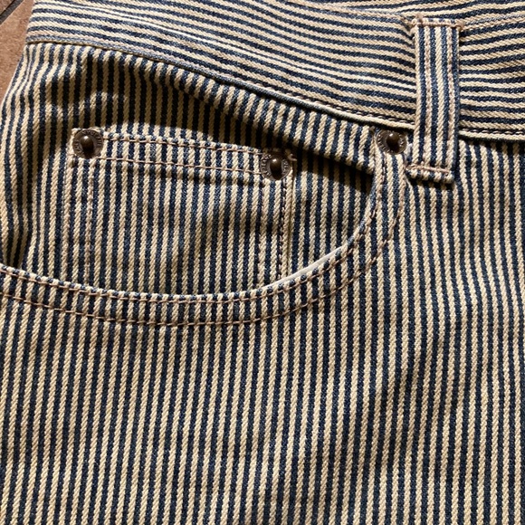 New York and Company Jeans - Picture 3 of 9